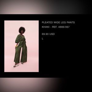 Zara Pleated two piece set in green. US Large